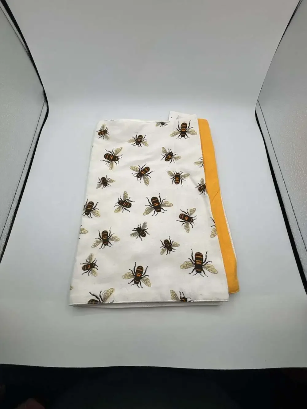 Boston International Bee Print Cotton Table Runner